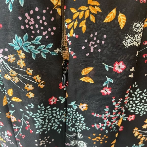 Lauren Conrad Ladies long sleeve, lace neck, with pleated skirt. Fully lined NWT - Picture 6 of 11